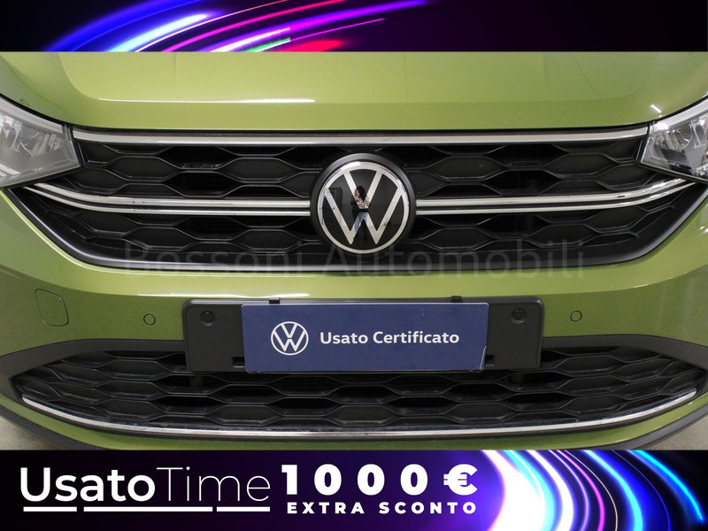13 - Volkswagen Taigo 1.0 tsi 110cv life