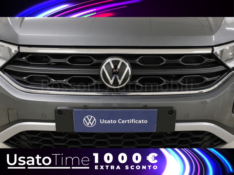 13 - Volkswagen T-Roc 1.0 tsi 110cv life