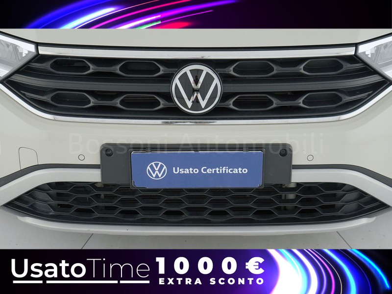 13 - Volkswagen T-Roc 1.5 tsi act life dsg