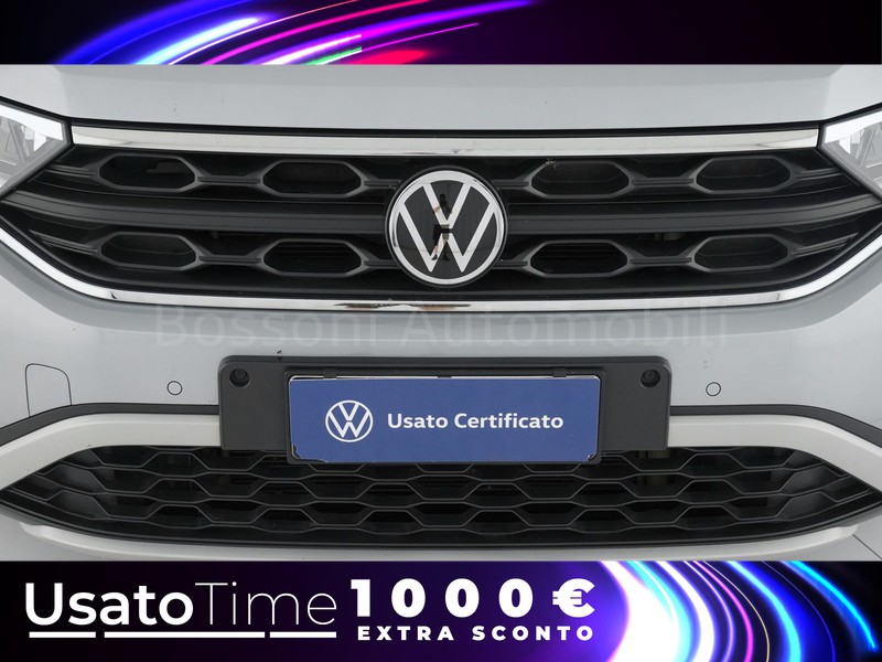 13 - Volkswagen T-Roc 1.0 tsi 110cv life