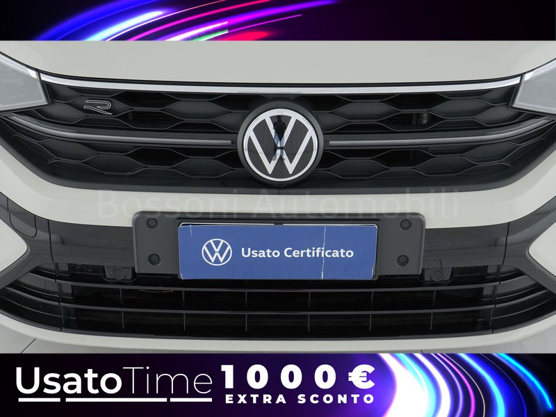 13 - Volkswagen Taigo 1.0 tsi 110cv r-line