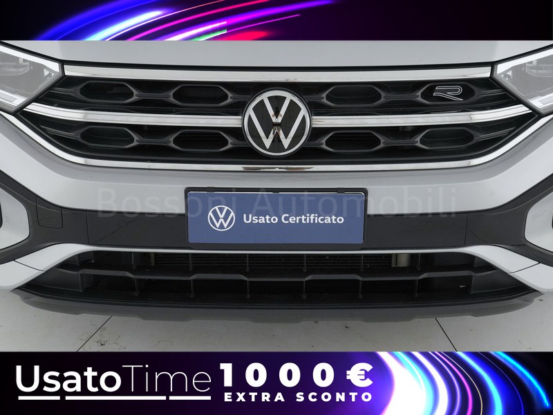 13 - Volkswagen T-Roc 1.0 tsi 110cv r line