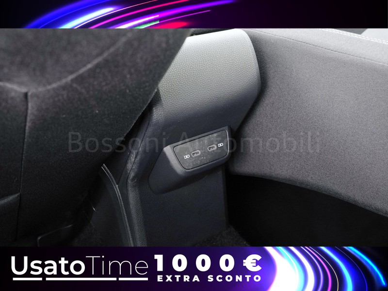 31 - Volkswagen Taigo 1.0 tsi 115cv r-line plus