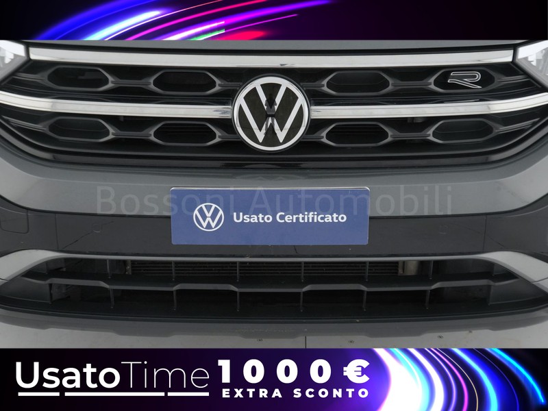 13 - Volkswagen T-Roc 1.0 tsi 110cv r line