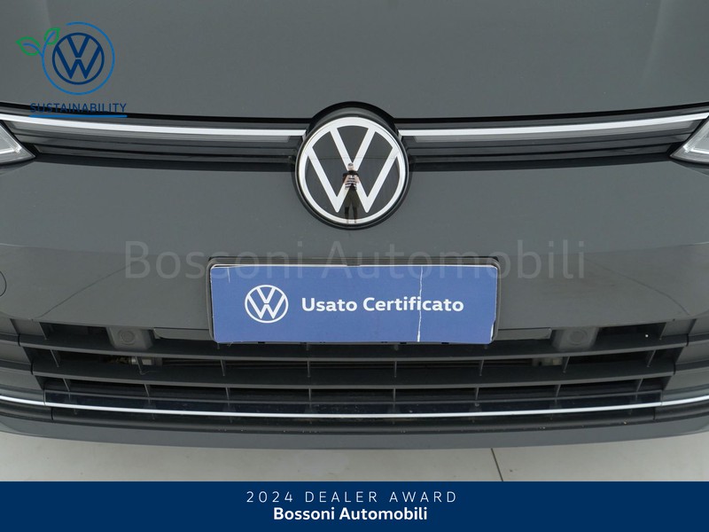 13 - Volkswagen Golf 1.4 tsi ehybrid 204cv style