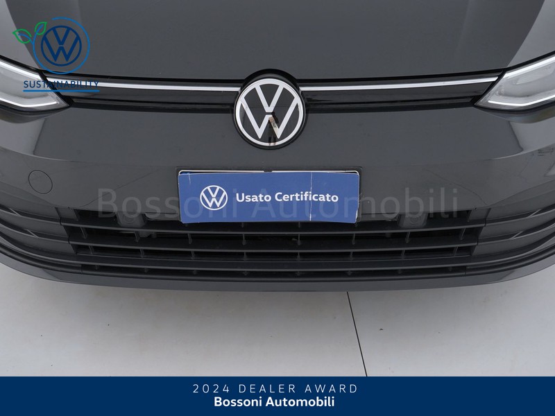 13 - Volkswagen Golf 1.0 etsi evo 110cv life dsg