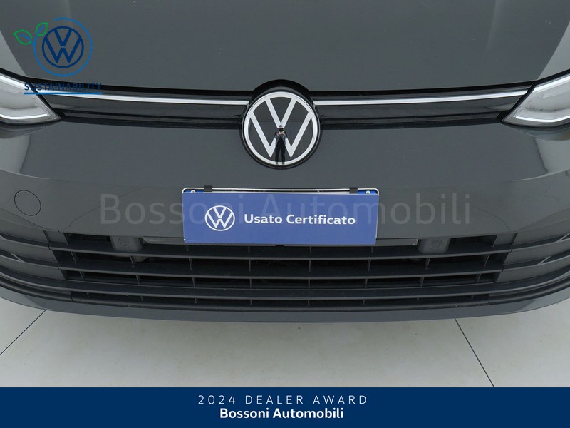 13 - Volkswagen Golf 1.0 etsi evo 110cv life dsg