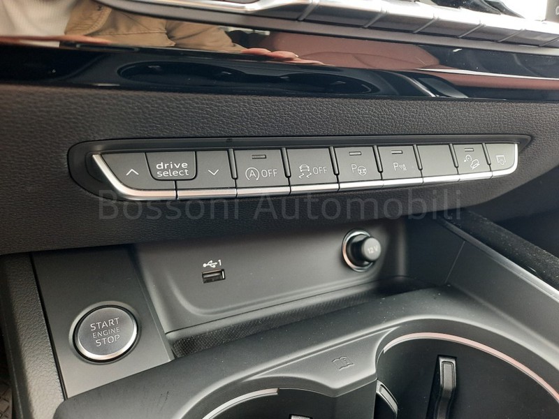 19 - Audi A4 allroad allroad 40 2.0 tdi mhev 204cv identity contrast quattro s tronic