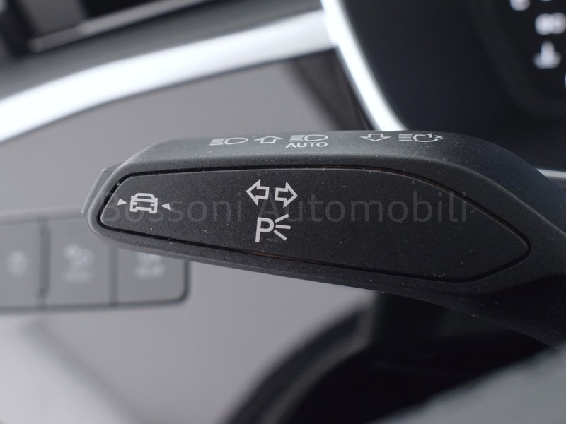 25 - Audi Q3 35 2.0 tdi business advanced s tronic