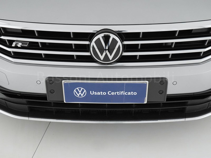 13 - Volkswagen Passat variant 2.0 tdi scr evo 150cv executive dsg