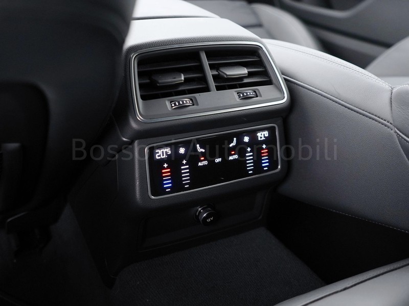 31 - Audi A6 avant 50 3.0 v6 tdi mhev business sport quattro tiptronic