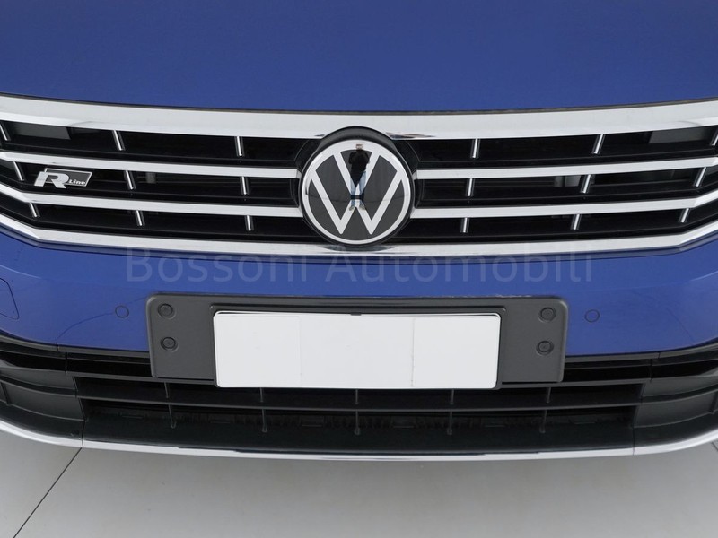 13 - Volkswagen Passat variant 2.0 tdi scr 200cv executive dsg