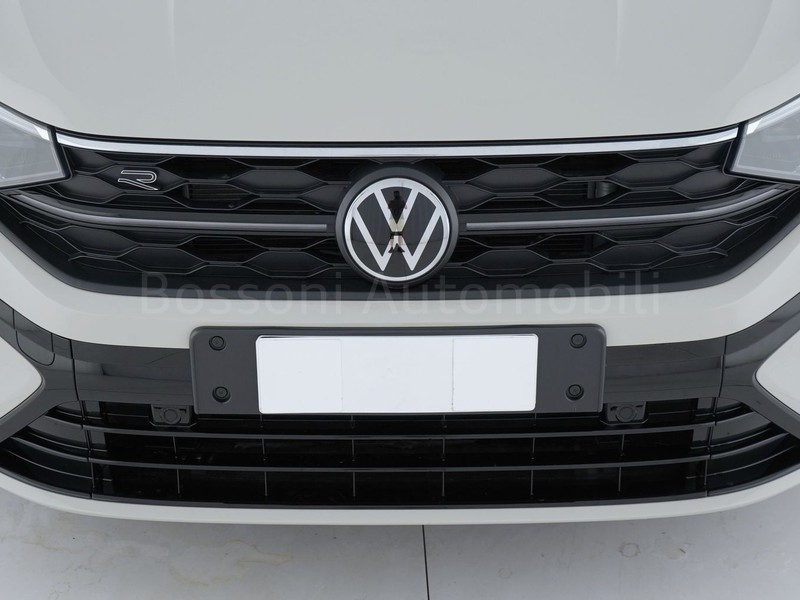 13 - Volkswagen Taigo 1.0 tsi 115cv r-line dsg