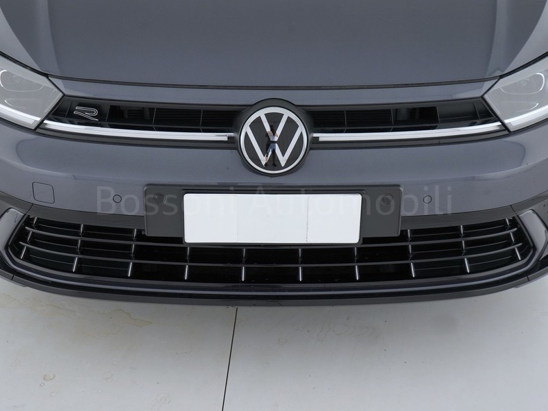 13 - Volkswagen Polo 1.0 tsi 95cv r line