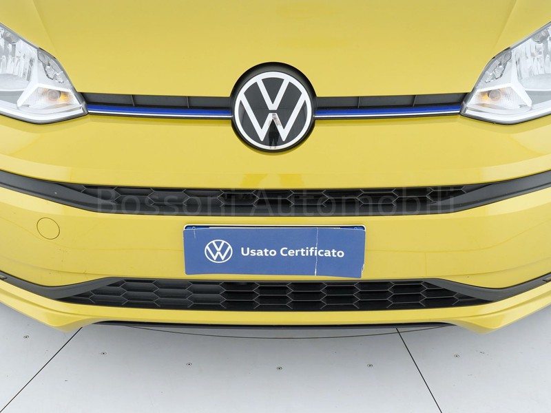 13 - Volkswagen e-up! 5 porte