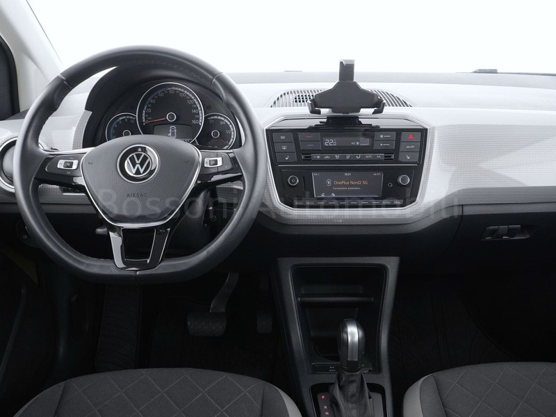 7 - Volkswagen e-up! 5 porte