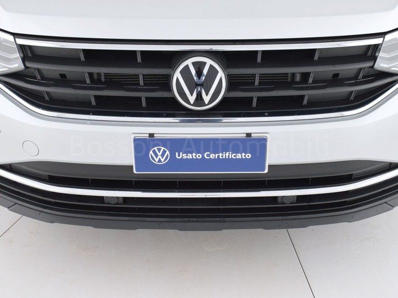 13 - Volkswagen Tiguan 2.0 tdi scr 150cv life dsg