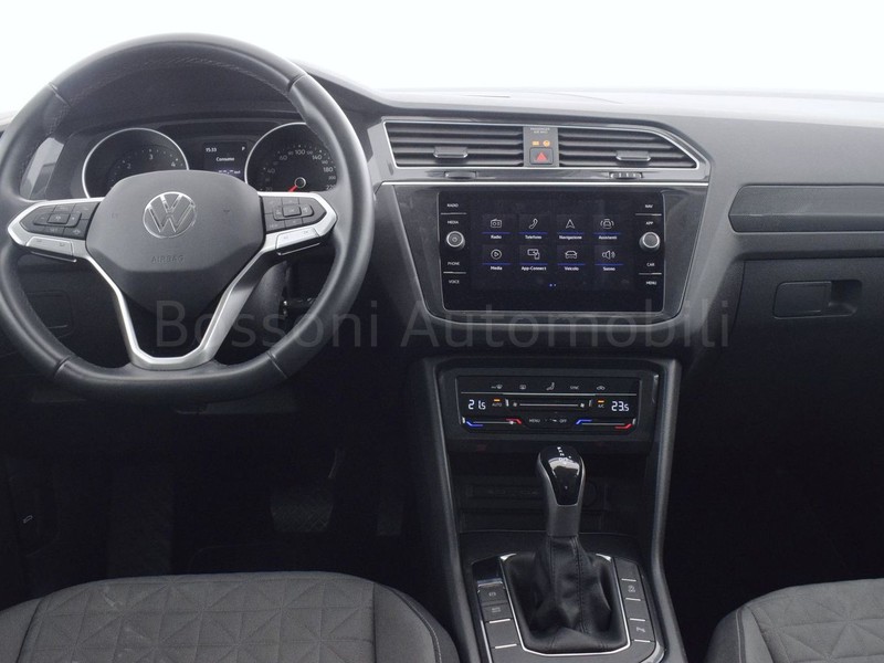 7 - Volkswagen Tiguan 2.0 tdi scr 150cv life dsg