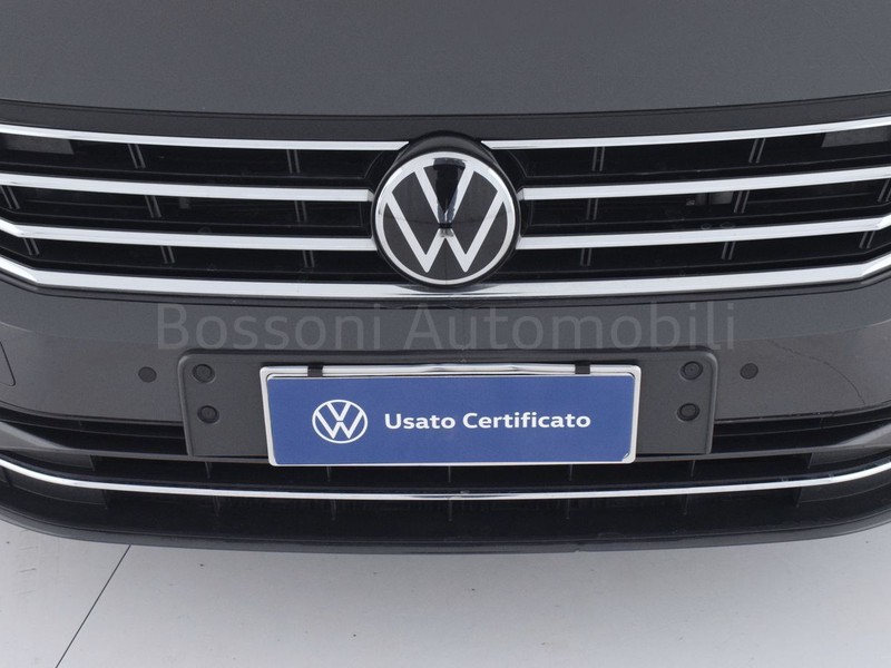 13 - Volkswagen Passat variant 2.0 tdi scr evo 150cv business dsg