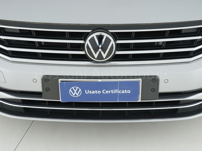 13 - Volkswagen Passat variant 2.0 tdi scr evo 150cv business dsg