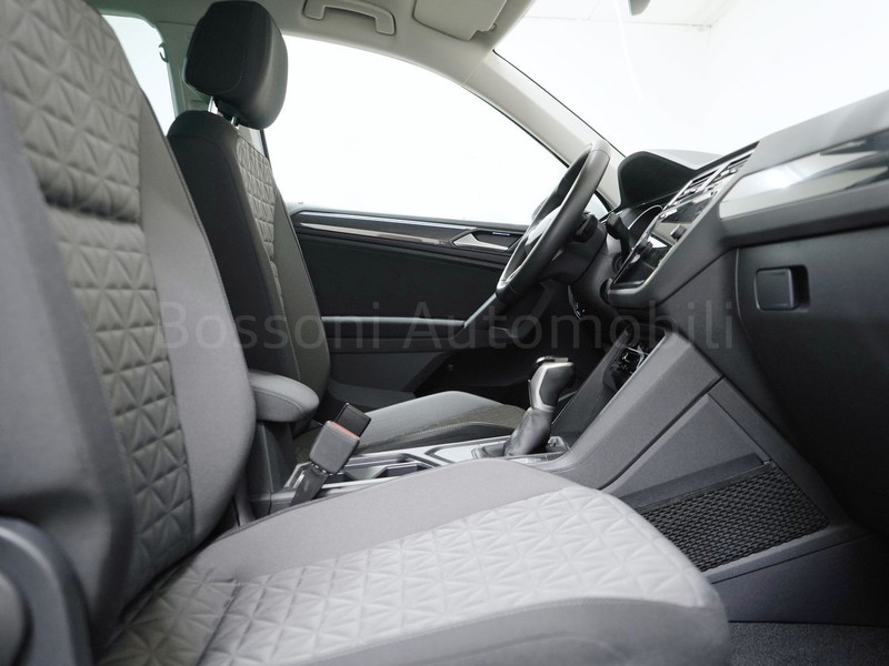 7 - Volkswagen Tiguan 2.0 tdi scr 150cv life dsg