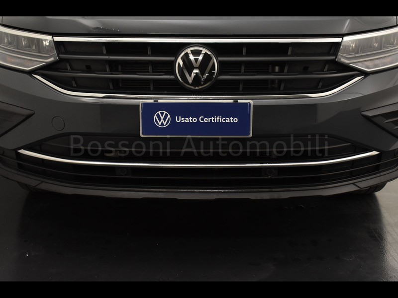 13 - Volkswagen Tiguan 2.0 tdi scr 150cv life dsg