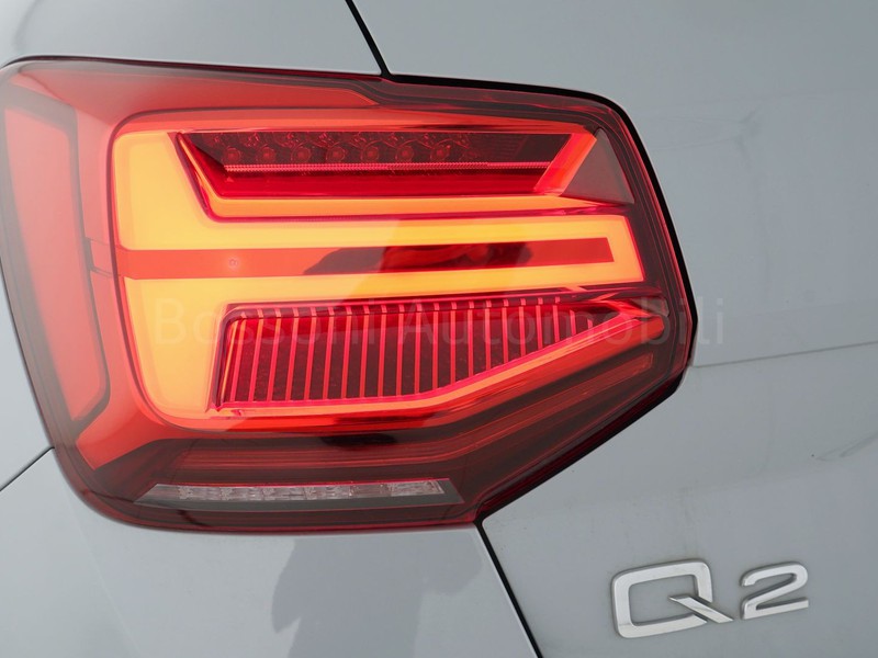 7 - Audi Q2 35 1.5 tfsi admired s tronic