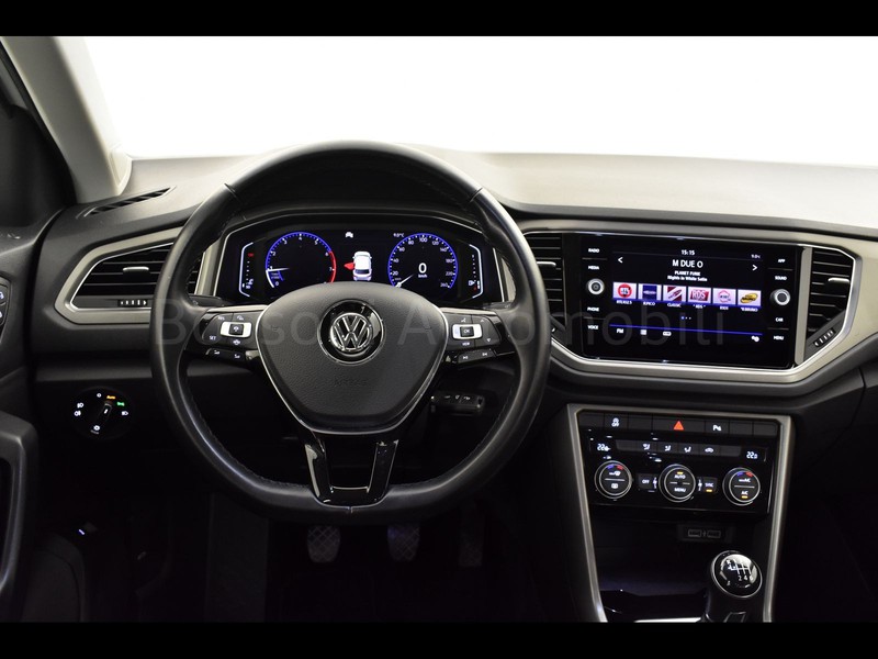 7 - Volkswagen T-Roc 1.0 tsi 115cv style