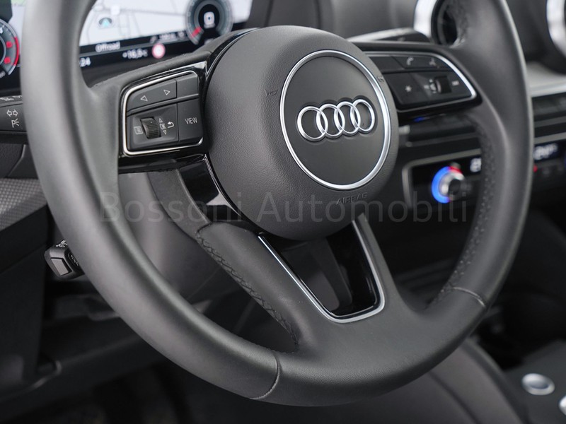 25 - Audi Q2 35 2.0 tdi s line edition s tronic