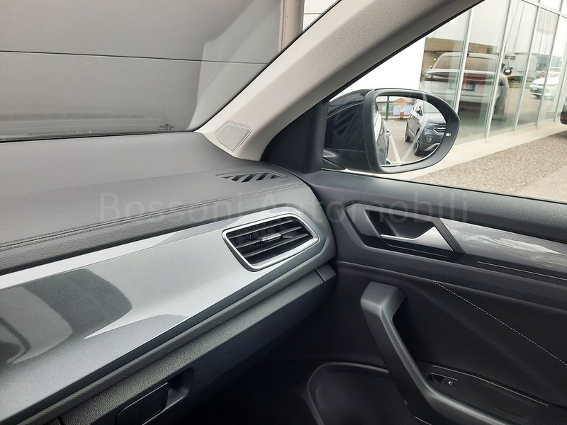 25 - Volkswagen T-Roc 1.0 tsi 110cv style