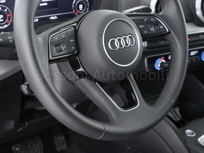 25 - Audi Q2 35 2.0 tdi s line edition s tronic