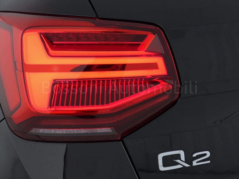 7 - Audi Q2 35 2.0 tdi s line edition s tronic