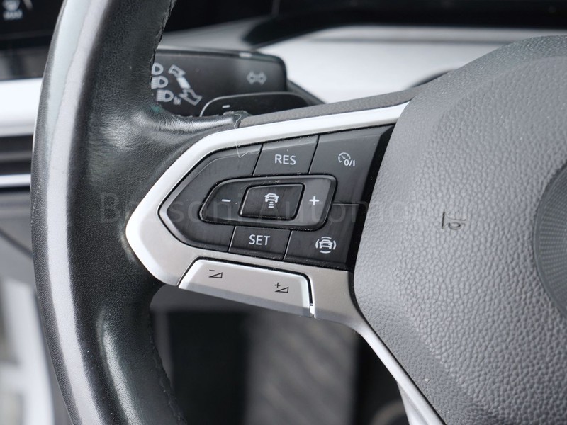 25 - Volkswagen Golf 1.5 tgi 130cv life dsg