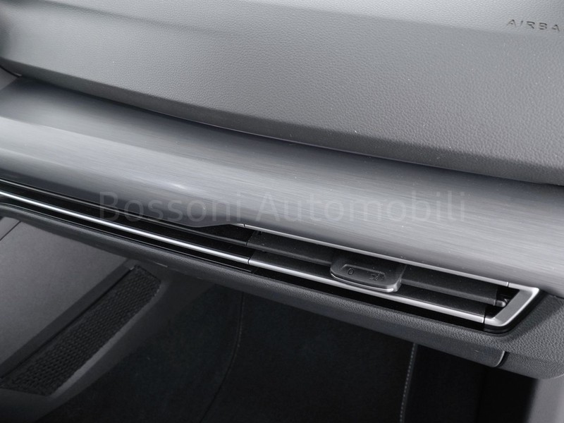 19 - Volkswagen Golf 1.5 tgi 130cv style dsg