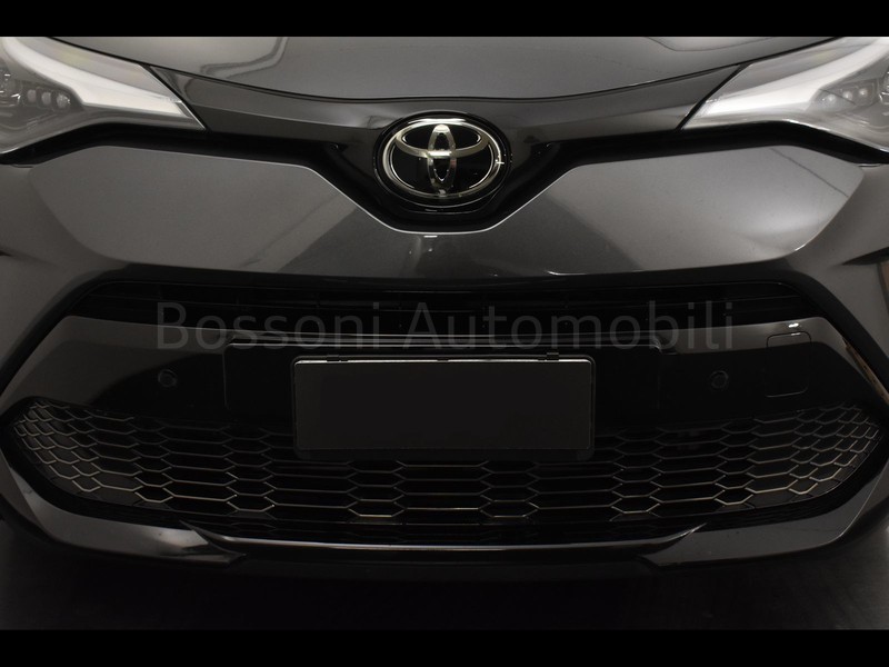13 - Toyota C-HR 2.0 hybrid gr sport e-cvt