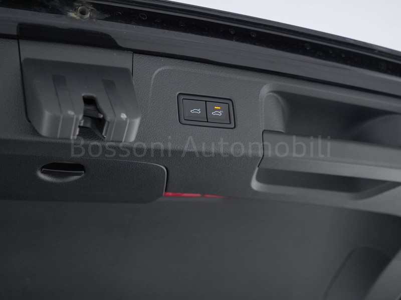 37 - Volkswagen Passat variant 2.0 tdi scr evo 150cv business dsg