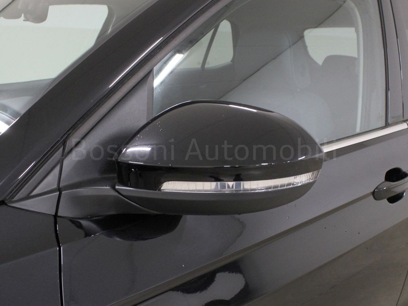 31 - Volkswagen T-Cross 1.0 tsi 115cv style