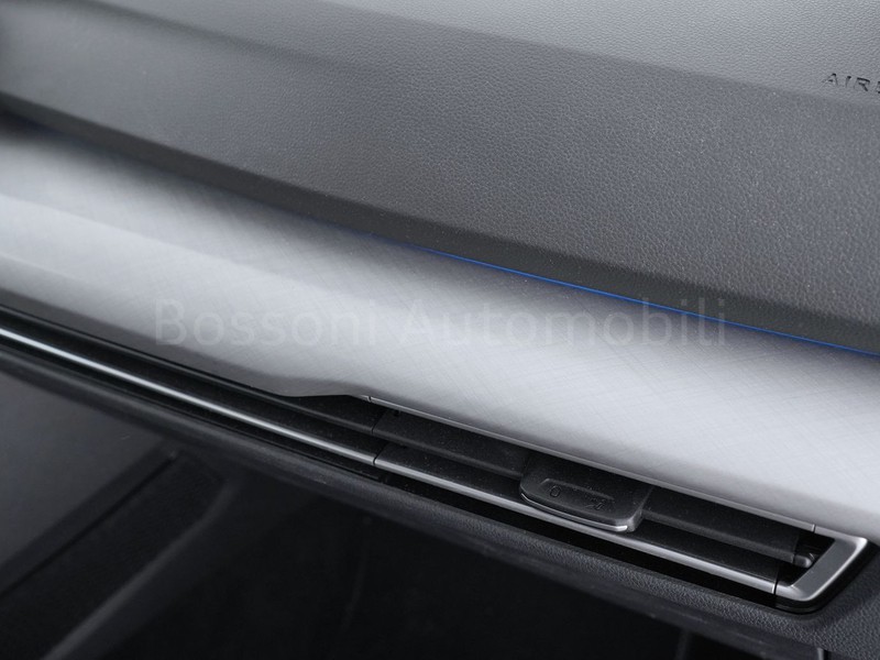 19 - Volkswagen Golf 2.0 tdi scr 115cv life dsg