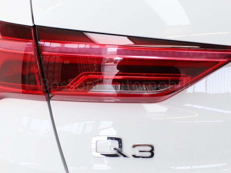 7 - Audi Q3 45 1.4 tfsi e business s tronic