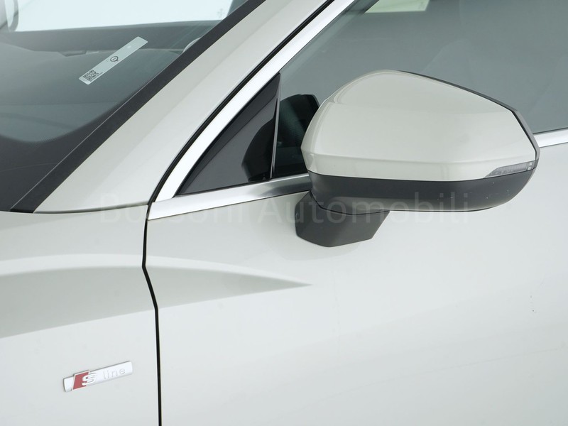 37 - Audi Q3 sportback 35 2.0 tdi s line edition quattro s tronic