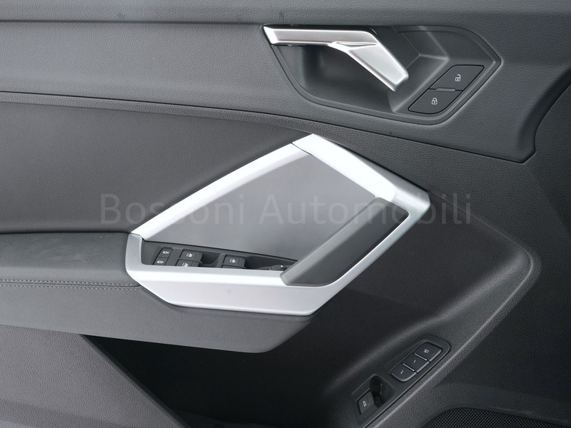13 - Audi Q3 sportback 35 2.0 tdi s line edition s tronic
