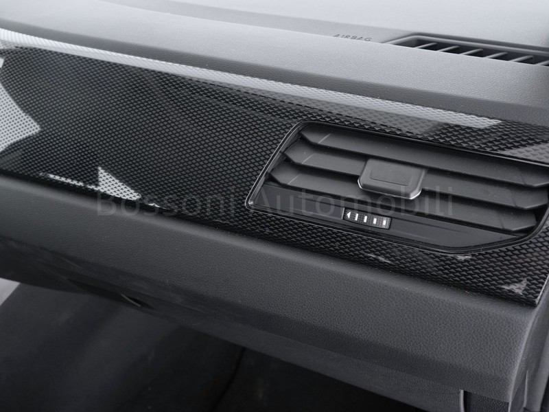 19 - Volkswagen Taigo 1.0 tsi 110cv life