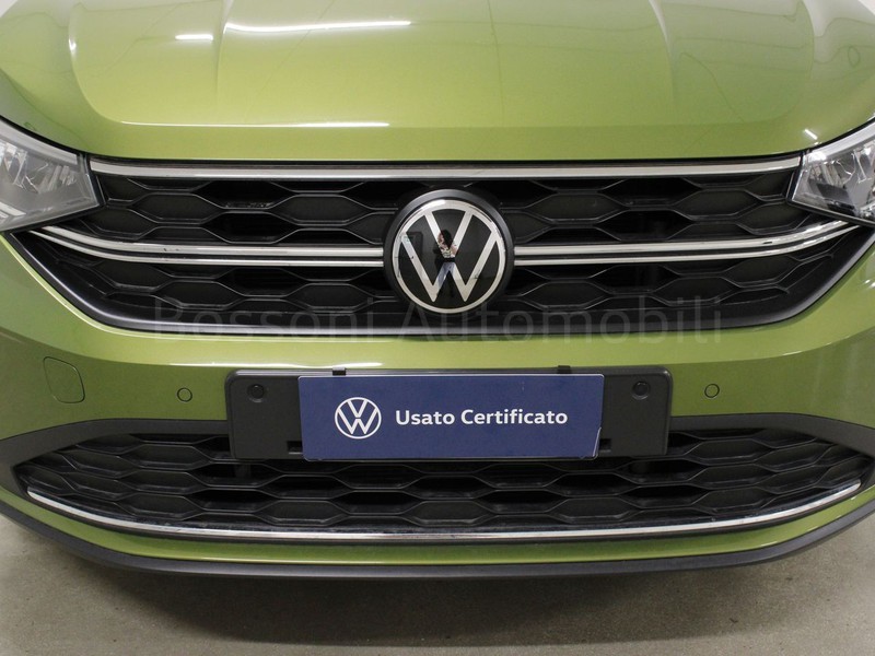 13 - Volkswagen Taigo 1.0 tsi 110cv life