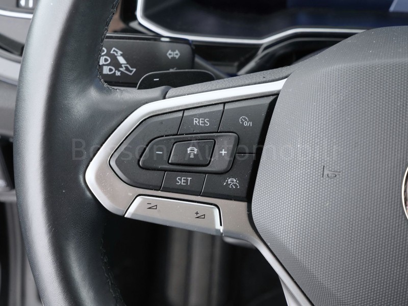 25 - Volkswagen Polo 1.0 tsi 110cv r line dsg