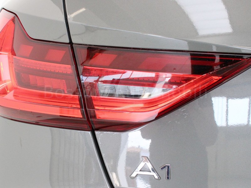 7 - Audi A1 sportback 40 2.0 tfsi 207cv s line edition s tronic