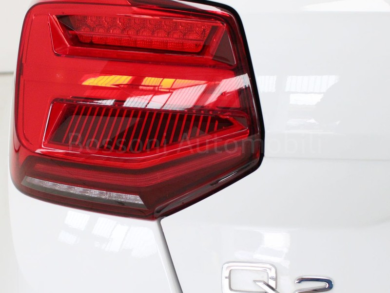 7 - Audi Q2 35 2.0 tdi s line edition quattro s tronic