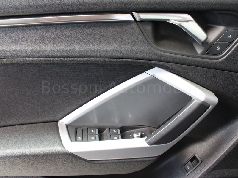 13 - Audi Q3 sportback 35 2.0 tdi business plus s tronic