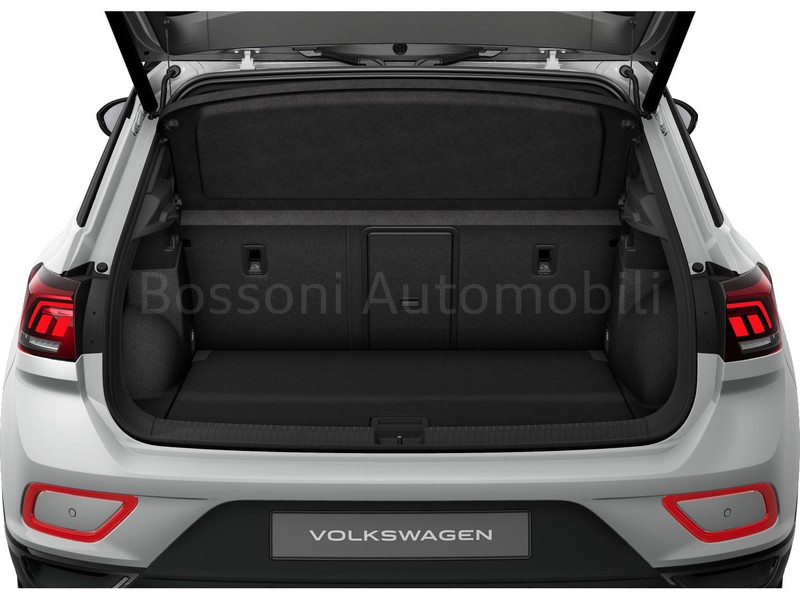 13 - Volkswagen T-Roc 1.5 tsi act style dsg