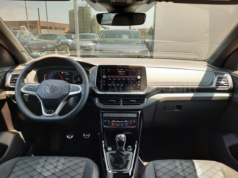 7 - Volkswagen T-Cross 1.0 tsi 115cv r-line plus