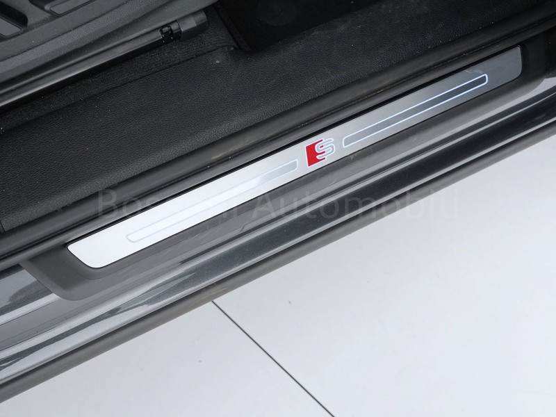 19 - Audi Q3 sportback 40 2.0 tdi 193cv s line edition quattro s tronic